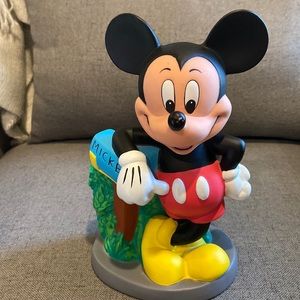 Vintage Mickey Mailbox Bank! 🖤